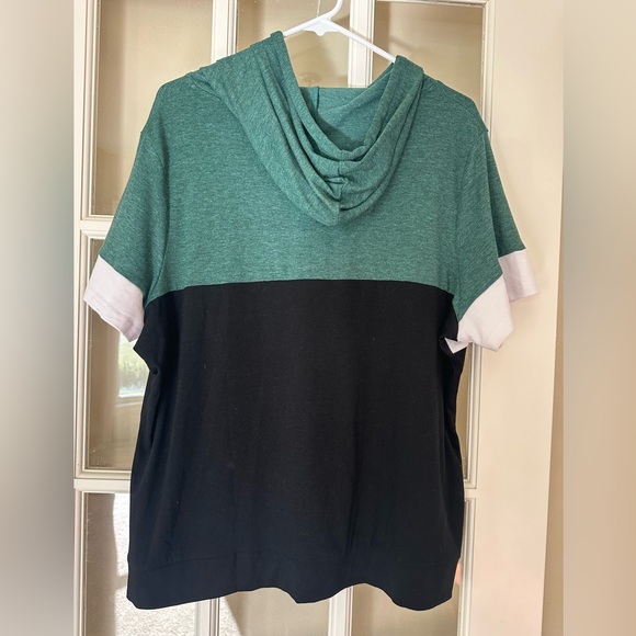 Short Sleeve Hoodie - Picture 3 of 4